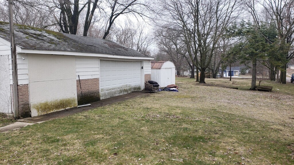 827 E Centre Ave Rentals in Portage, MI