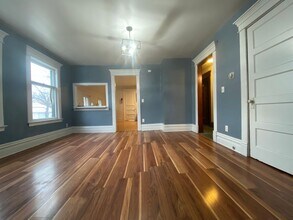 743 Academy St in Kalamazoo, MI - Building Photo - Building Photo