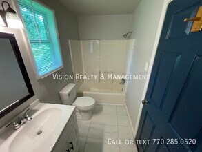 1642 Mary George Ave NW in Atlanta, GA - Building Photo - Building Photo