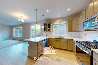 9727 9th Ave SE in Lacey, WA - Building Photo - Building Photo