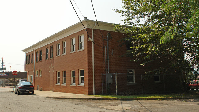 261 Wood St in Youngstown, OH - Building Photo - Building Photo