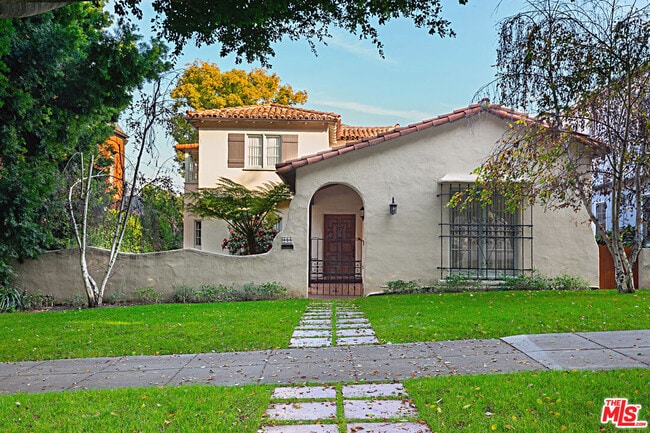 property at 466 S Beverwil Dr