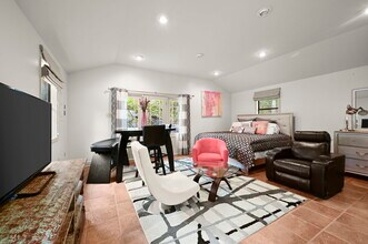 4724 Lake Point Ave in Baton Rouge, LA - Building Photo - Building Photo