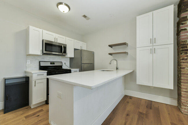 148 Bremen St, Unit 3 in Boston, MA - Building Photo - Building Photo