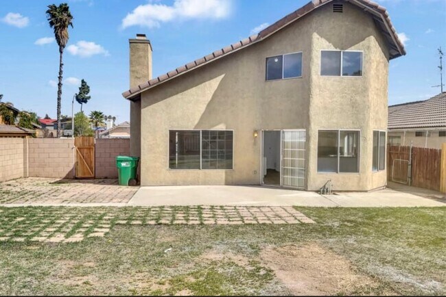 15279 Canyonstone Dr in Moreno Valley, CA - Building Photo - Building Photo