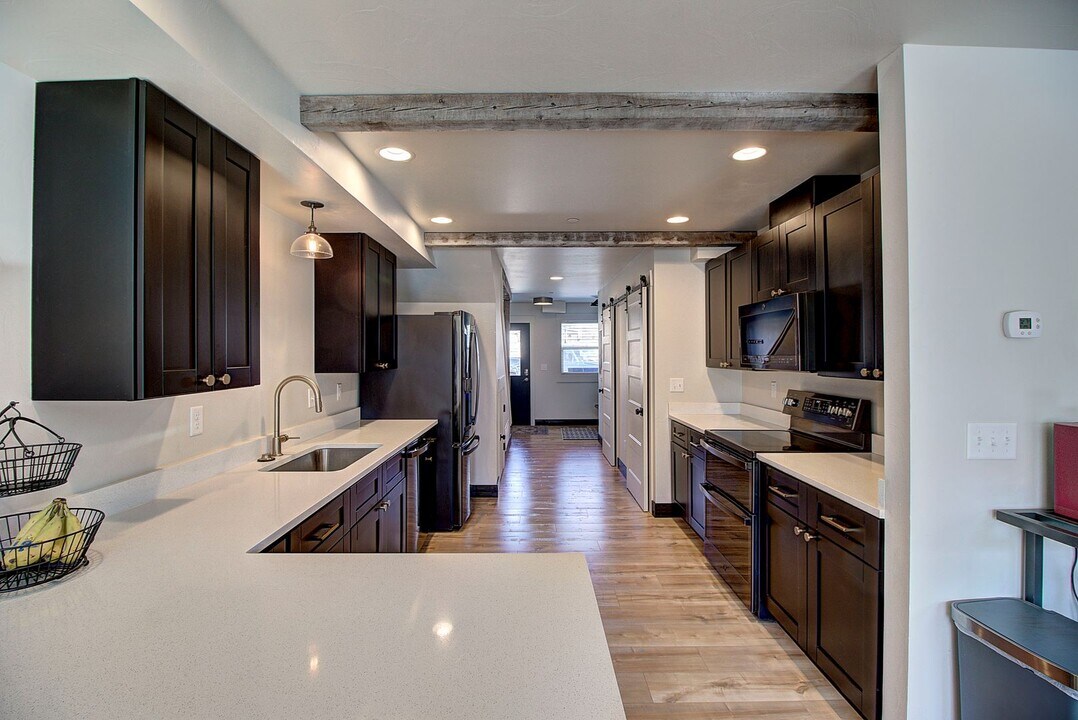 1010 E 7th St-Unit -Unit B in Whitefish, MT - Building Photo