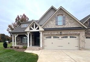 7022 Westfield Vlg Cir