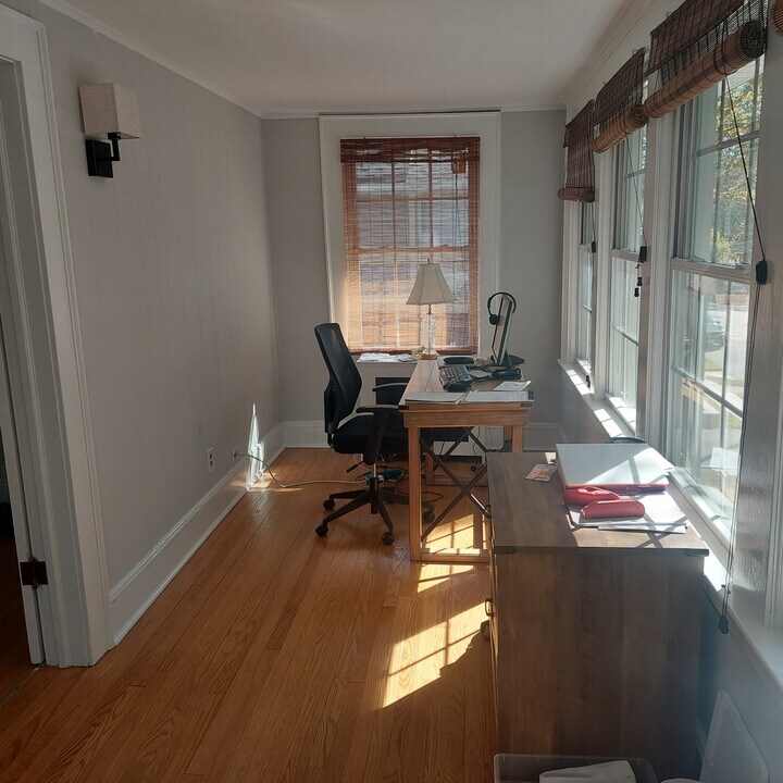 28 Washington Ave, Unit 2nd floor in Rutherford, NJ - Building Photo