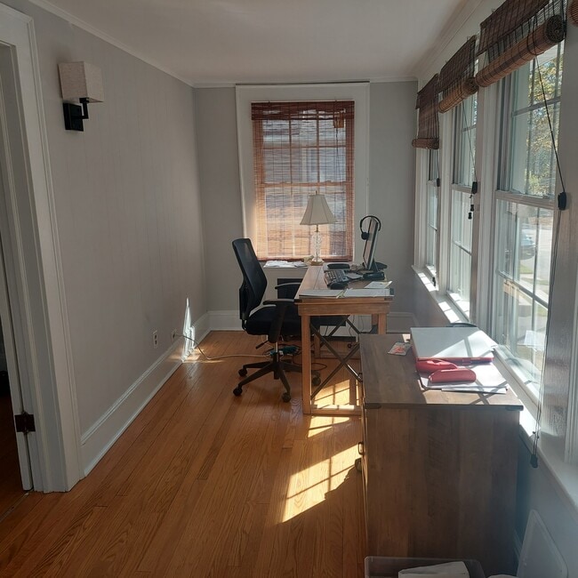 28 Washington Ave, Unit 2nd floor