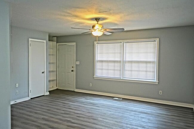 3202 Berkley St SW in Huntsville, AL - Building Photo - Building Photo