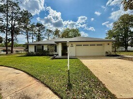 1839 Tumbleweed Ct in Zephyrhills, FL - Building Photo