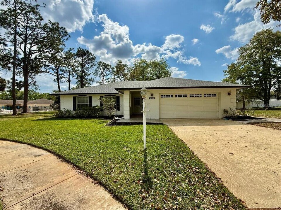 1839 Tumbleweed Ct in Zephyrhills, FL - Building Photo