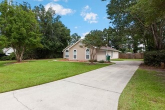 121 Duncan Dr in Crawfordville, FL - Building Photo - Building Photo
