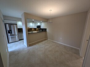 1908 19th Ln in Palm Beach Gardens, FL - Building Photo - Building Photo