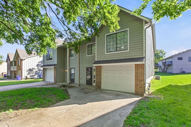 property at 20 NW Lakeview Blvd