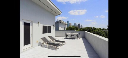 1811 Hickory St in Houston, TX - Building Photo - Building Photo