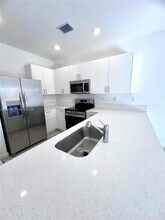 17964 SW 358th St in Homestead, FL - Foto de edificio - Building Photo