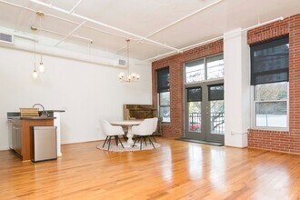 1023 Juniper St NE in Atlanta, GA - Building Photo - Building Photo