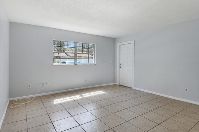408 N Rosland Dr in Kissimmee, FL - Building Photo - Building Photo
