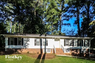 2515 Cottonwood Dr in Marietta, GA - Building Photo