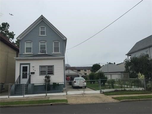 23 Union St in Carteret, NJ - Building Photo