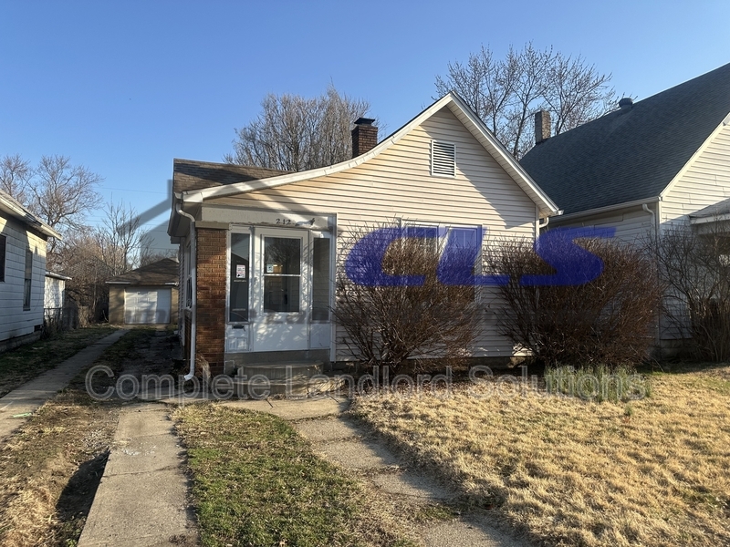 2122 1st Ave in Terre Haute, IN - Foto de edificio