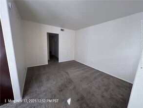 520 Arrowhead Trail in Henderson, NV - Building Photo - Building Photo