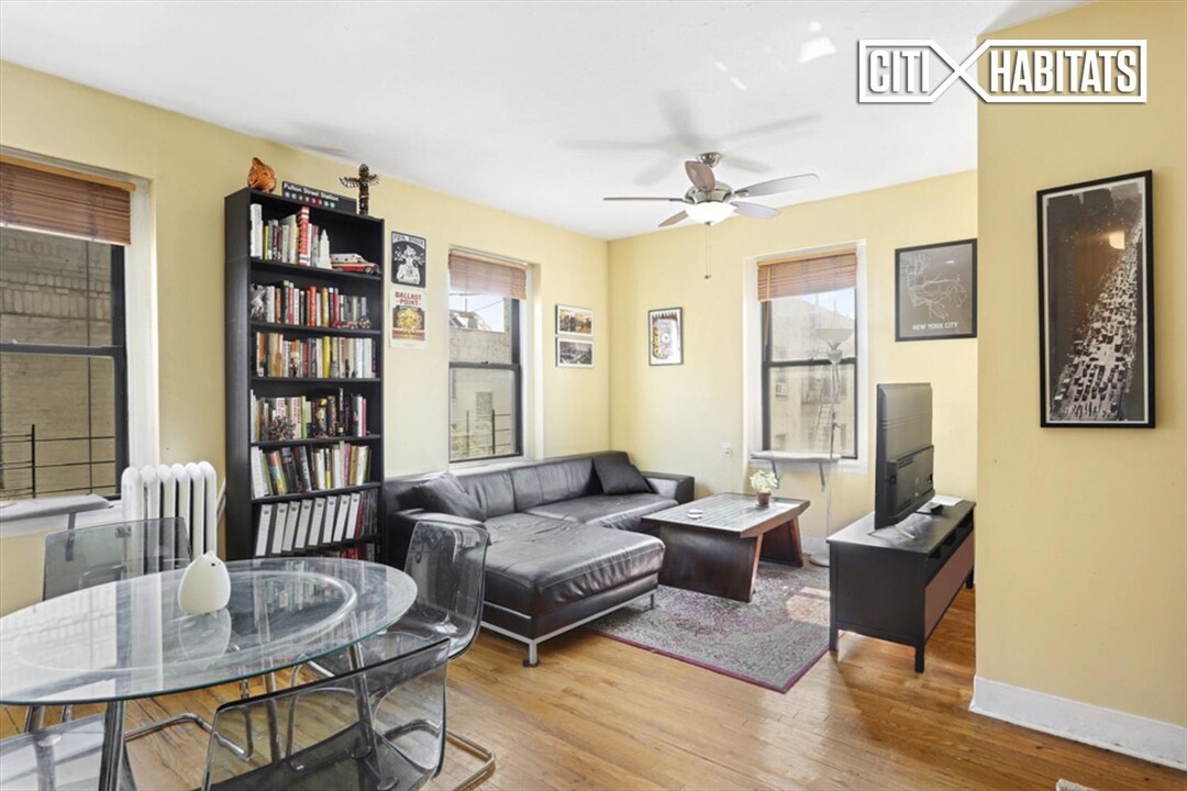 21-57 33rd St-Unit -5A in Queens, NY - Building Photo