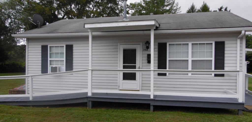 202 Park Ave in Buena Vista, VA - Building Photo