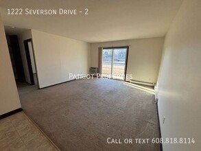 1222 Severson Dr in Sun Prairie, WI - Foto de edificio - Building Photo