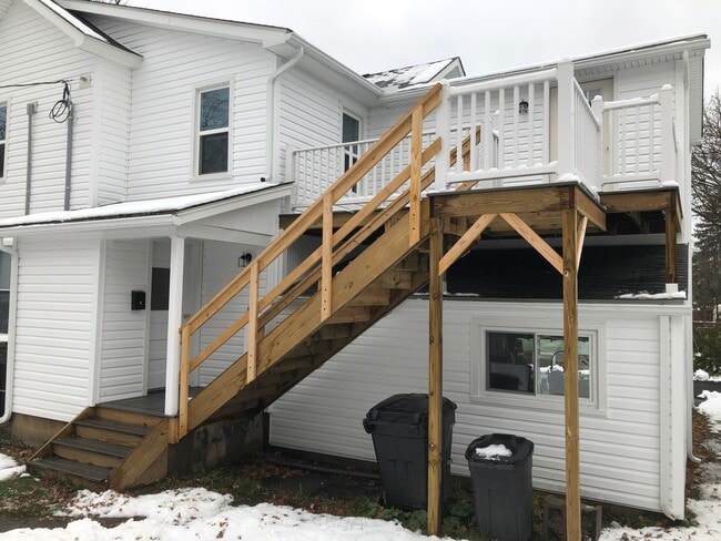 307 Gilmore Ave, Unit 307 B Gilmore in Grove City, PA - Building Photo - Building Photo