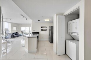 1871 NW S River Dr in Miami, FL - Building Photo