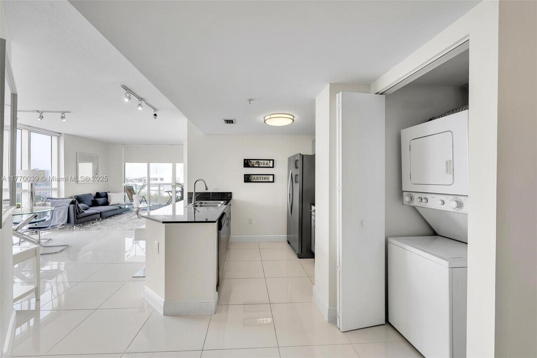 1871 NW S River Dr in Miami, FL - Building Photo
