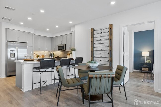 2000 Schindler Dr in South Amboy, NJ - Building Photo - Building Photo