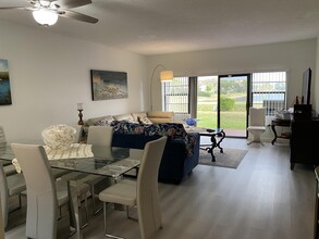 6638 Villa Sonrisa Dr in Boca Raton, FL - Foto de edificio - Building Photo