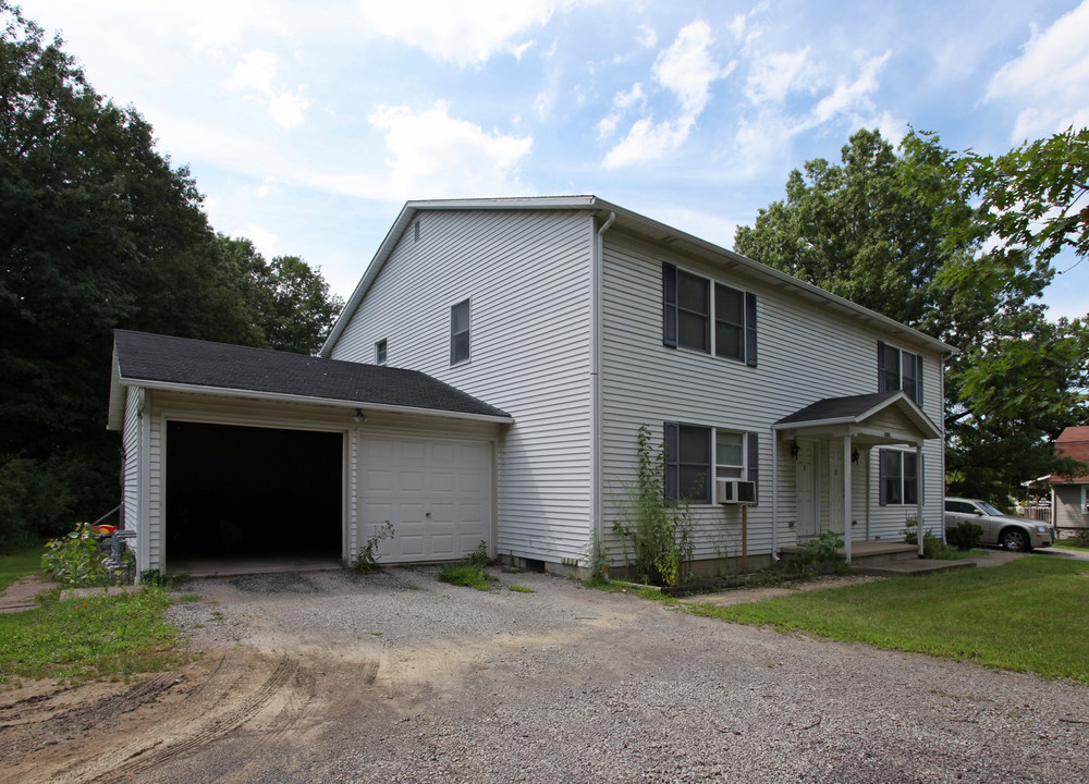 7054 Auburn Rd in Painesville, OH - Building Photo