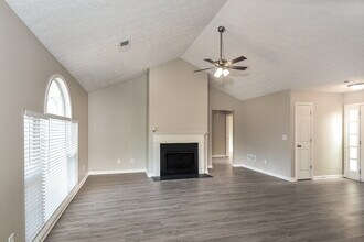 4949 Lake Park Ln in Acworth, GA - Building Photo - Building Photo