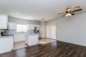 3402 N 129th Dr in Avondale, AZ - Building Photo - Building Photo