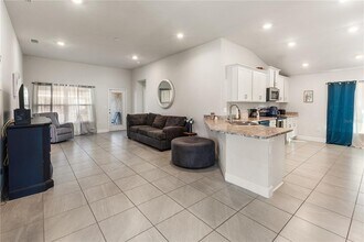 135 Krenson Bay Loop in Winter Haven, FL - Building Photo - Building Photo