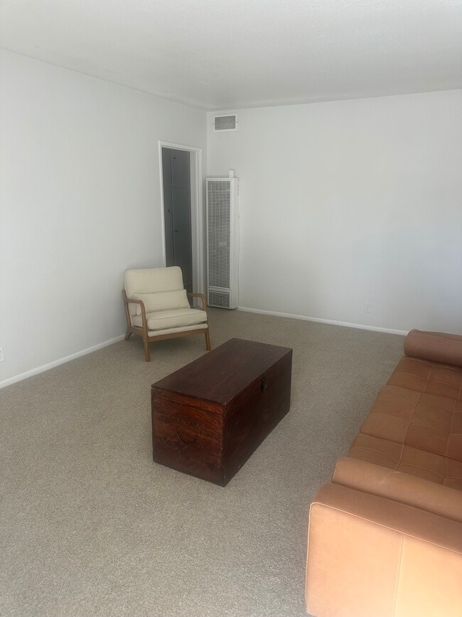 44742 Gadsden Ave in Lancaster, CA - Building Photo - Building Photo