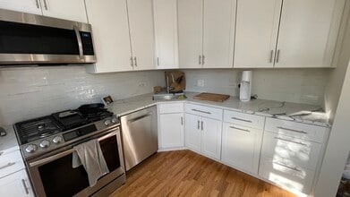 1802 N Spaulding Ave in Chicago, IL - Building Photo - Building Photo