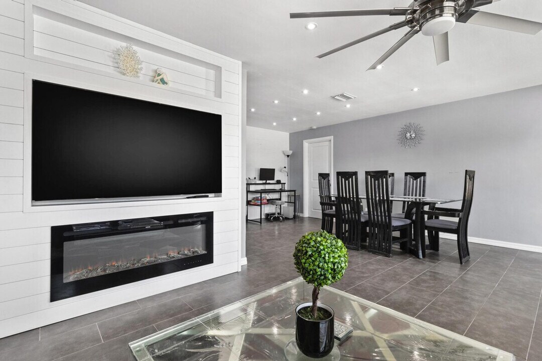 11635 81st Pl in Seminole, FL - Building Photo
