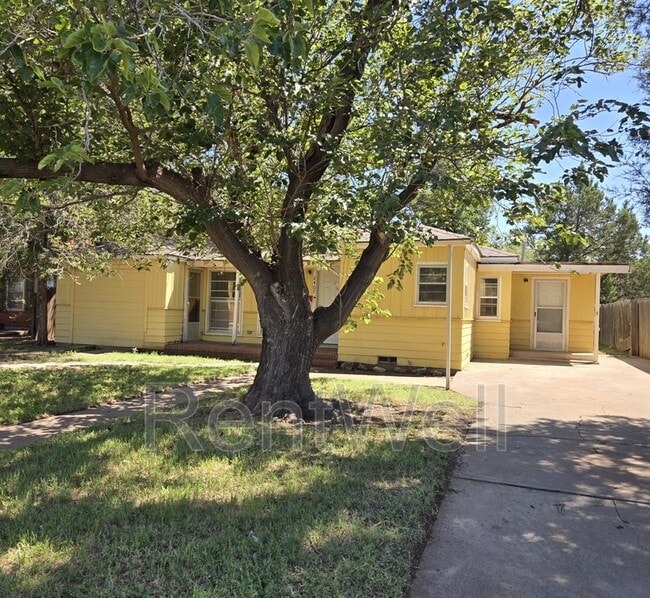 property at 2407 28th St