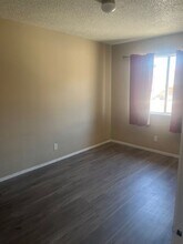 2305 Exeter Dr in Las Vegas, NV - Building Photo - Building Photo
