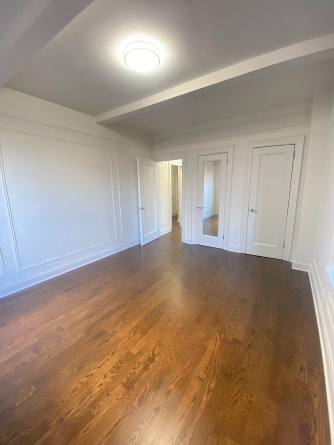 25 W 68th St, Unit 3D in New York, NY - Building Photo - Building Photo