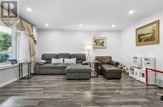229 Simon Dr in Burlington, ON - Building Photo - Building Photo