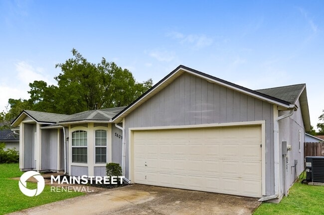 7609 Dover Cliff Dr S in Jacksonville, FL - Building Photo - Building Photo