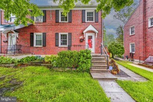 521 Academy Rd in Catonsville, MD - Building Photo
