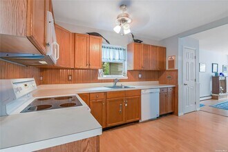 530 Stillwater Ave in Southold, NY - Building Photo - Building Photo