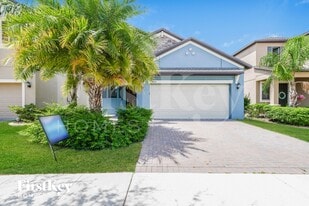 9835 Ivory Dr in Sun City Center, FL - Building Photo